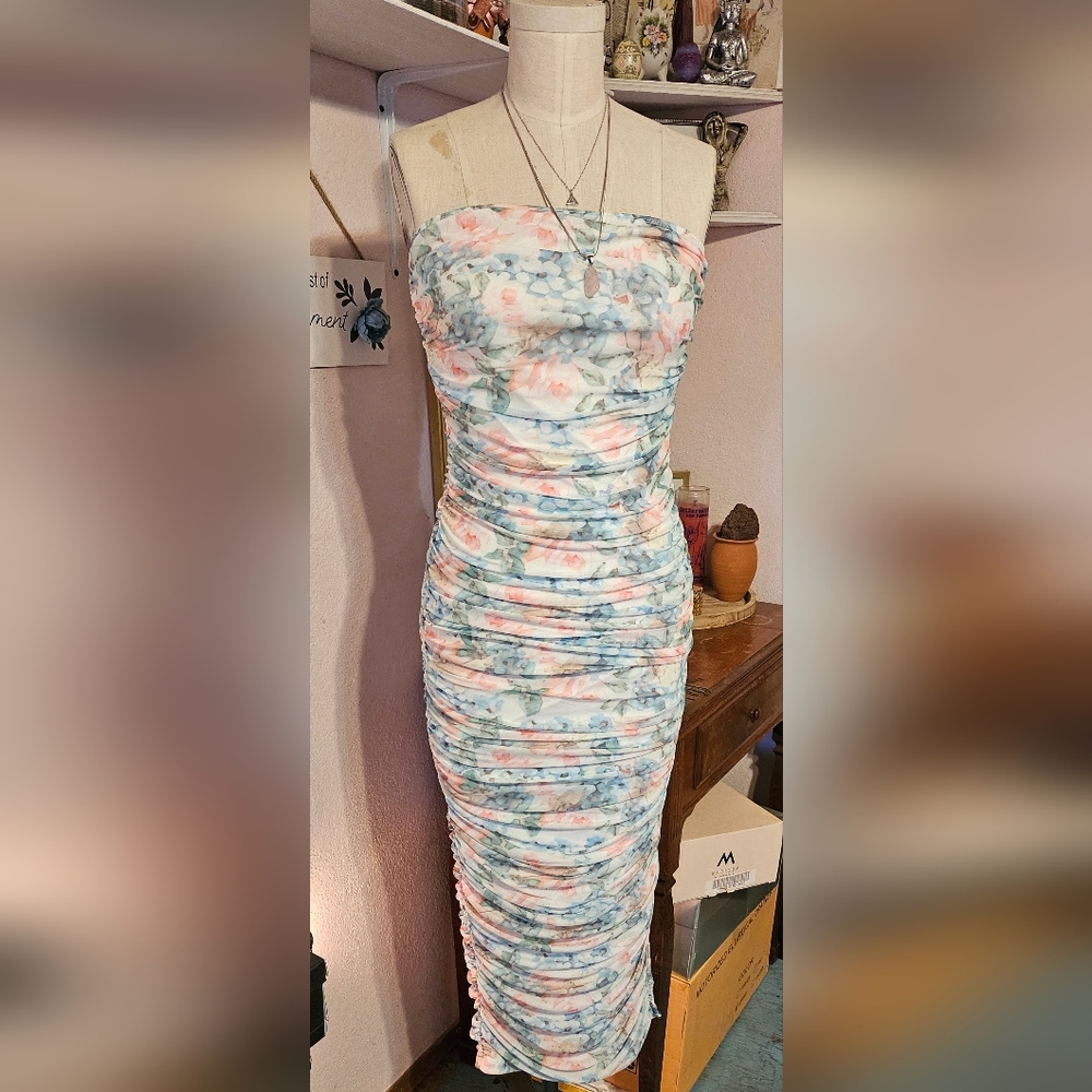 Elegant Strapless Floral Ruched Bodycon Dress